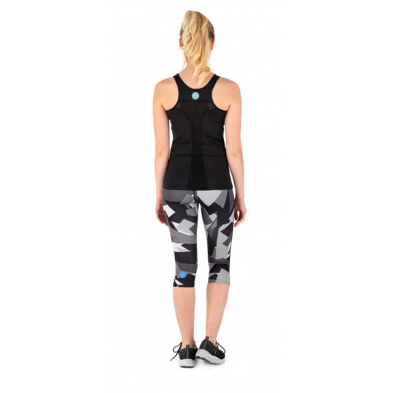 Трайно спортно облекло за жените, подходящо за тренировки и йога. Comfortable, stylish и висококачествен материал.