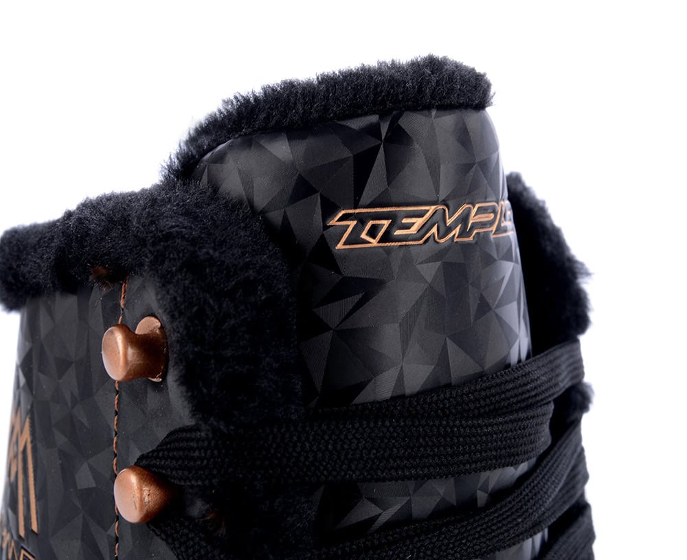 Модерни спортни обувки със stylish дизайн, подходящи за градска визия и спортни дейности.