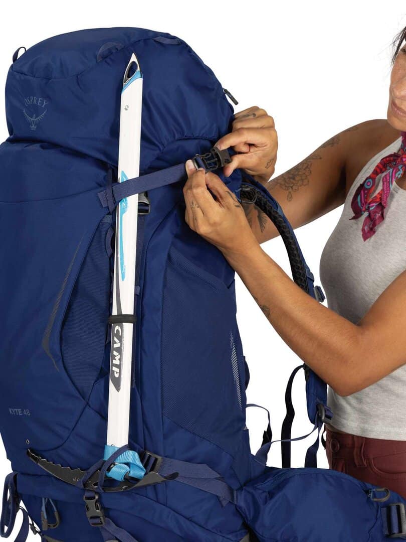 Туристическа раница за къмпинг и пътуване, подходяща за приключения и outdoor активности.