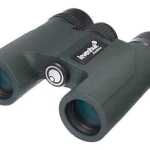 Бинокъл Leupold за спорт и активен туризъм, подходящ за наблюдение на природа и спортни събития.