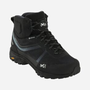Обувки за туризъм с водоустойчива GORE-TEX мембрана.