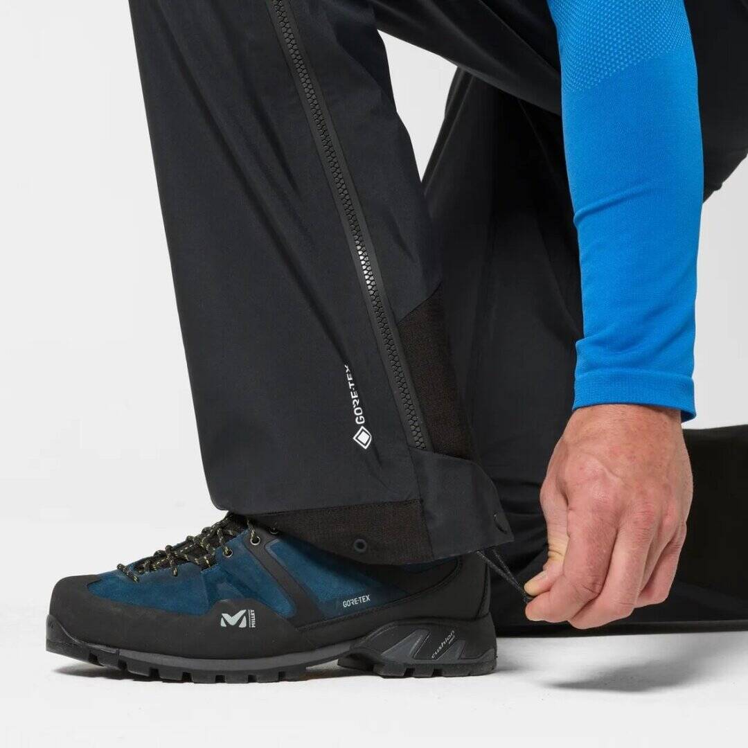Мъжки планински обувки за туризъм с Gore-Tex технология.