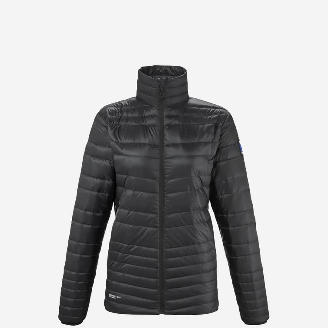 Тъмносиньо дамско пухено яке за зимни спортове и outdoor активности.