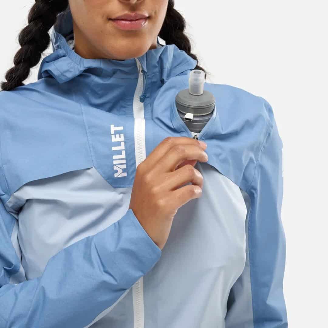 Спортно яке за жени с водоустойчива материя и модерна визия.