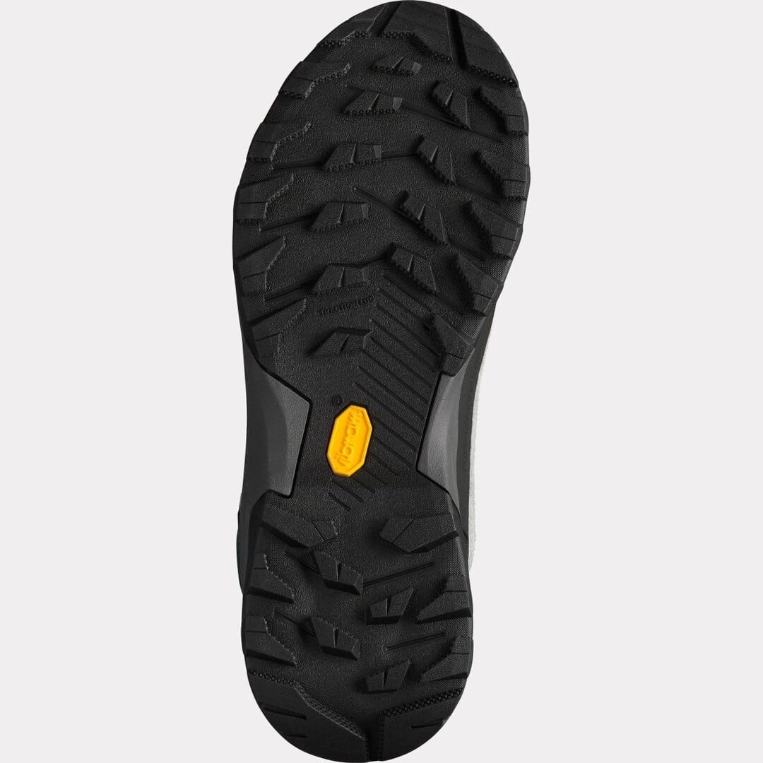 Спортни маратонки за outdoor и планински преходи, издръжливи и комфортни.