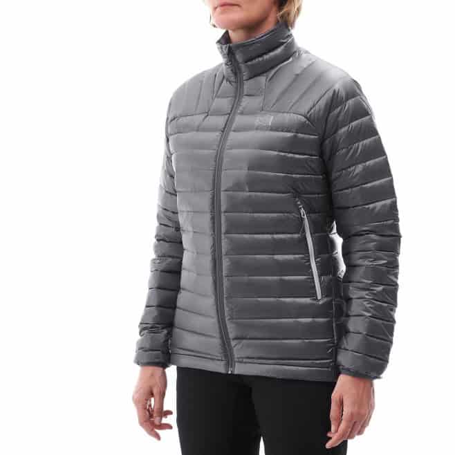 Топло сиво яке за зимни спортове и outdoor активности.