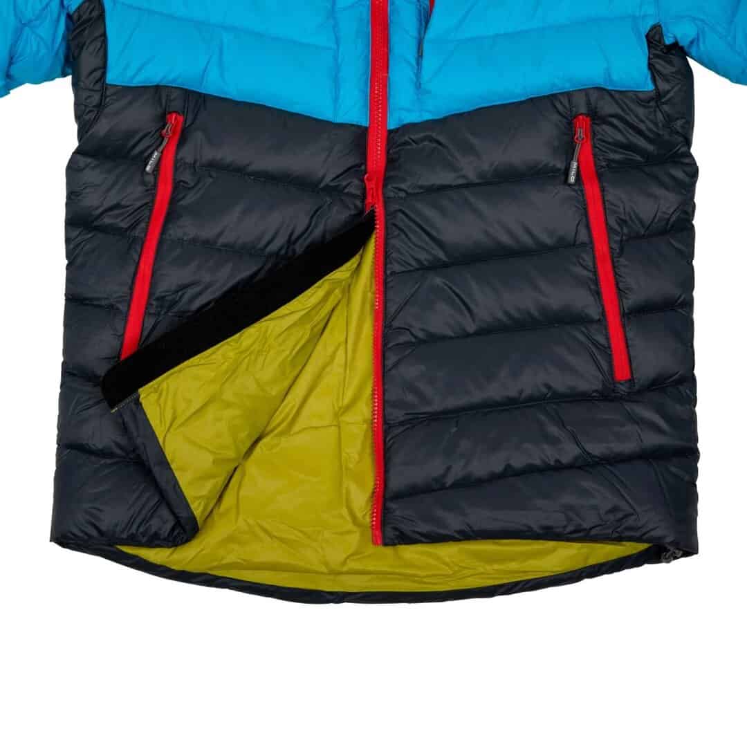 Яке за спорт и outdoor активност с ярки цветове и функционален дизайн.