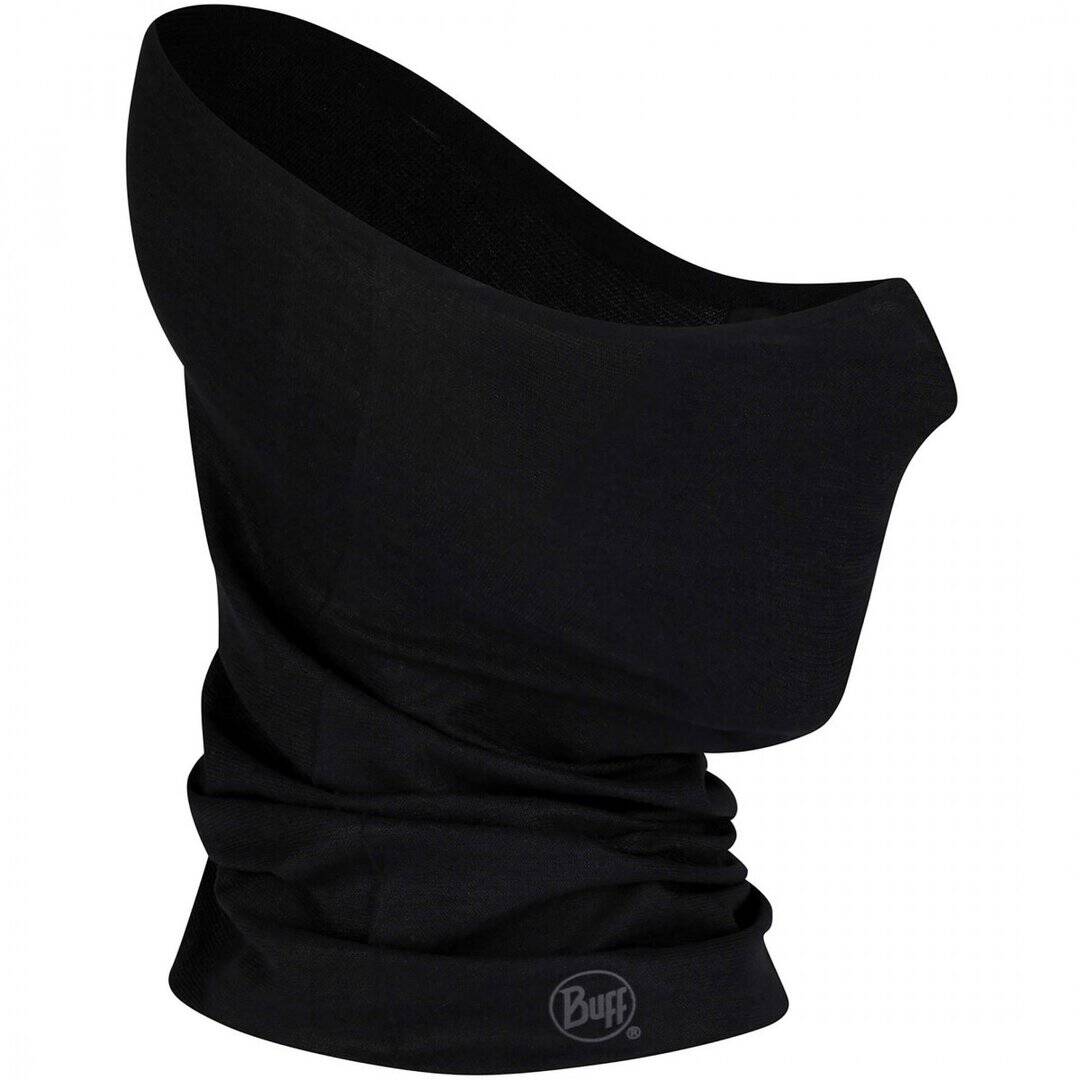 Маска за лице Buff в черен цвят, подходяща за спорт и outdoor активности, осигурява защита и комфорт.