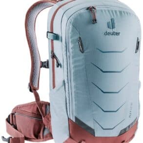 Ученическа раница Deuter с модерна дизайн и голям капацит.