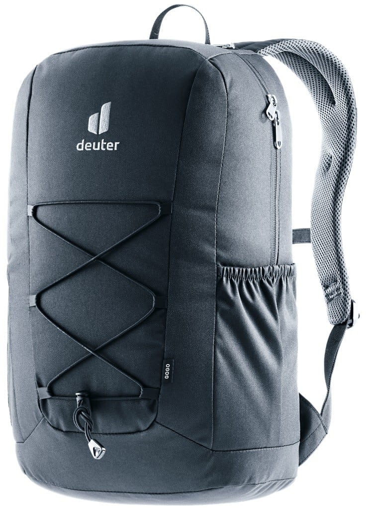 Черна спортна раница Deuter с много джобове и регулируеми.
