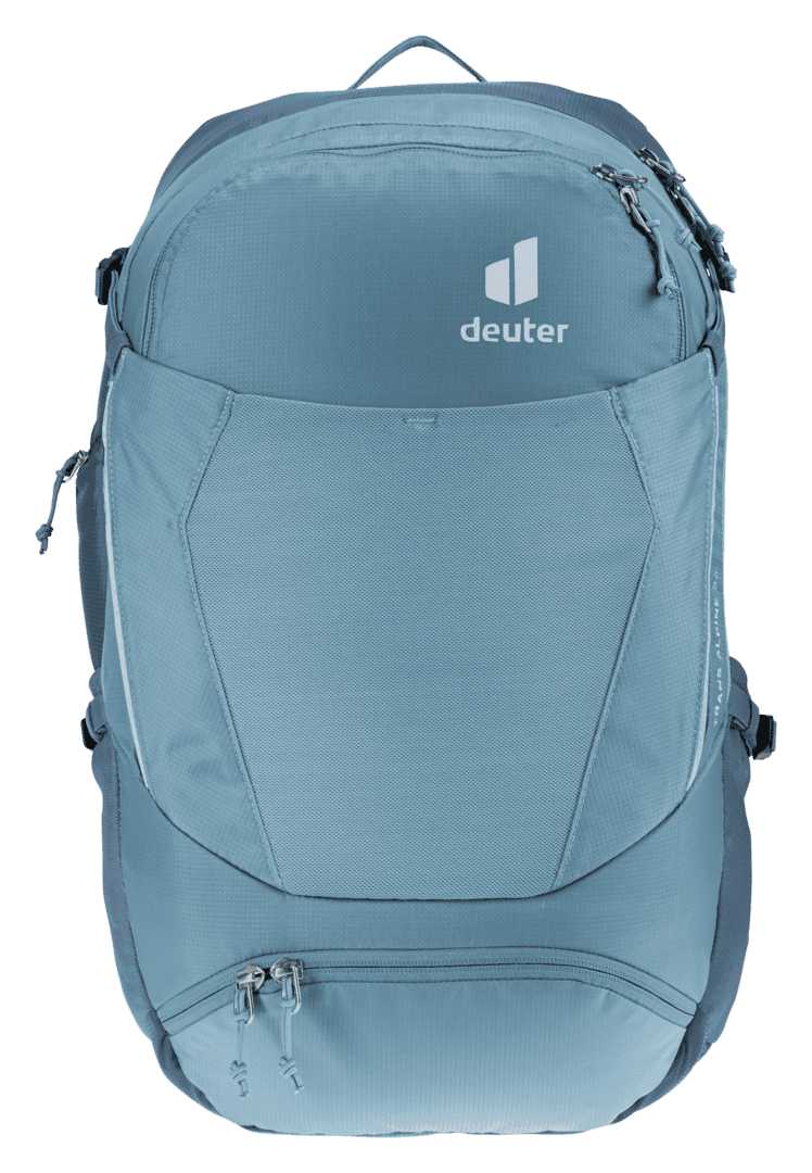 Раница Deuter за спорт и пътуване, подходяща за активни хора и пътувания. Лека и удобна с множество.