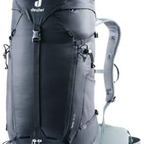 Черна туристическа раница Deuter Trail 32 SL за приключения и пътувания.