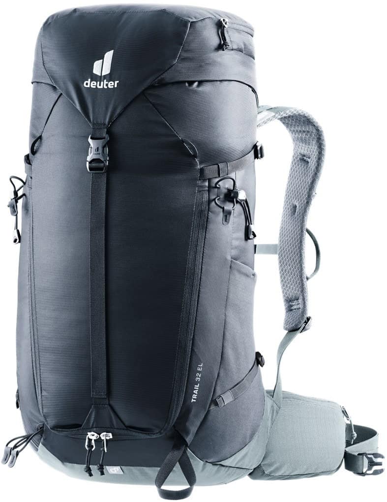Черна туристическа раница Deuter Trail 32 SL за приключения и пътувания.
