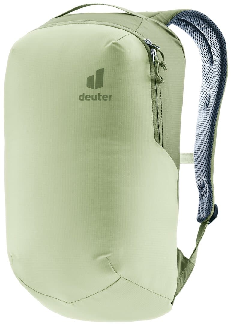 Лека спортна раница Deuter за активен начин на живот и път.