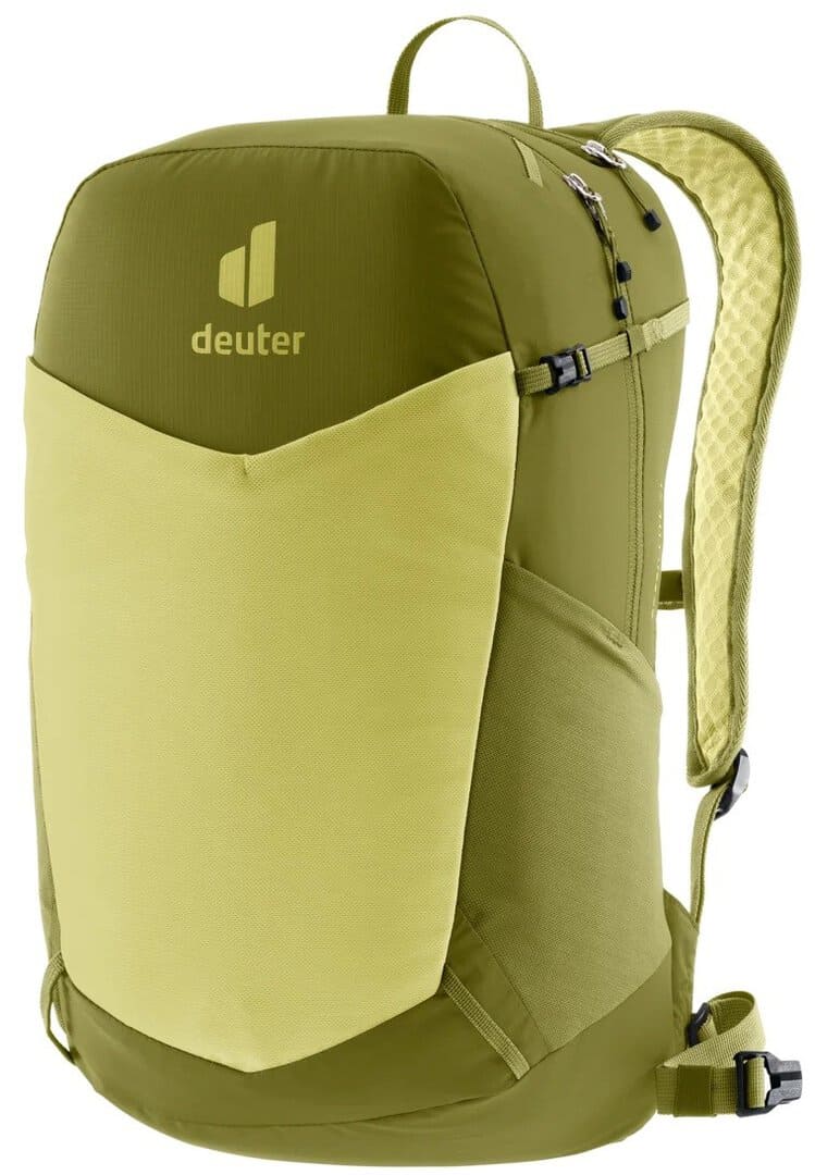 Зелена раница Deuter за пътуване и спорт, с много отделени.