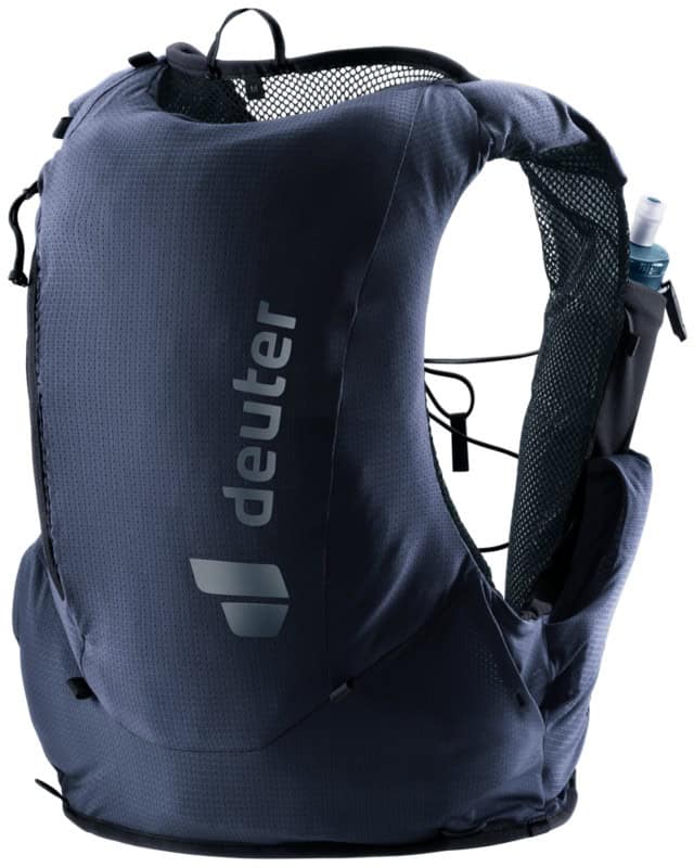 Воден спортен рюкзак Deuter за активен туризъм и приключе.