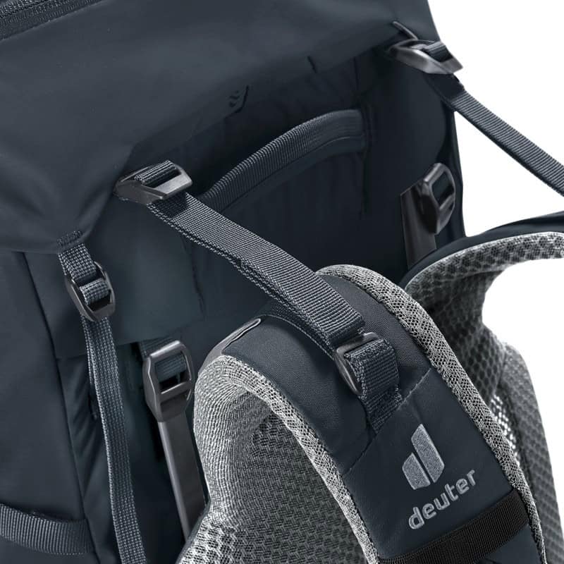 Велосипедна раница Deuter с комфортни подплънки и регулируеми ремъци.