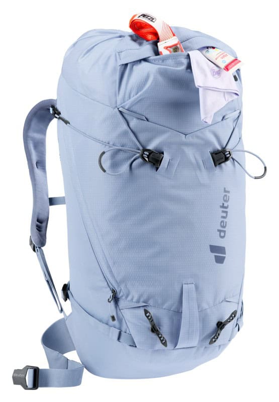 Лека синя раница Deuter за спорт и приключения, с много отделения и комфортна каишка.
