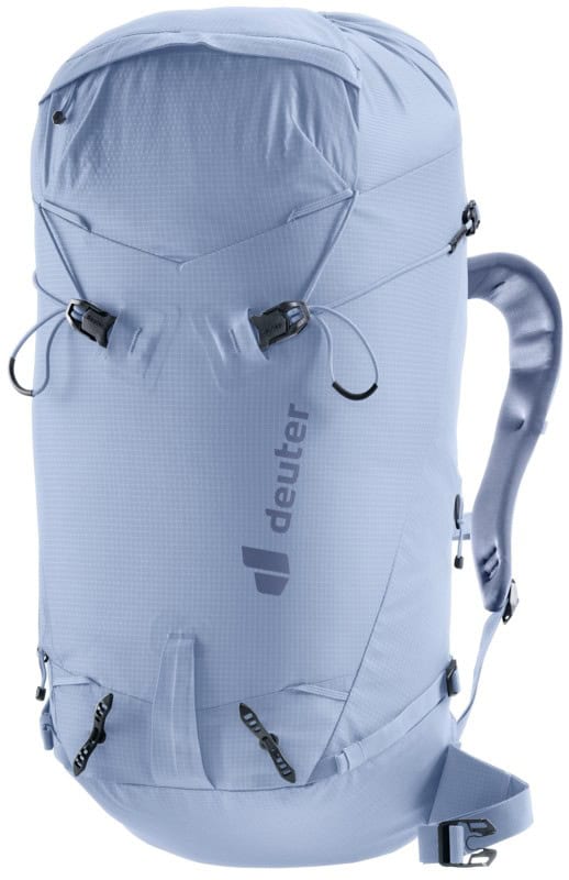 Лека и здрава туристическа раница Deuter за приключения на открито.