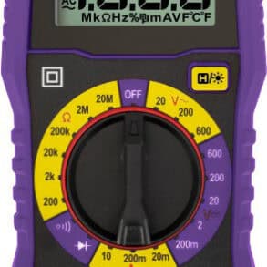Цифров мултиметър Ermenrich Zing TC07 за електрически измервания.
