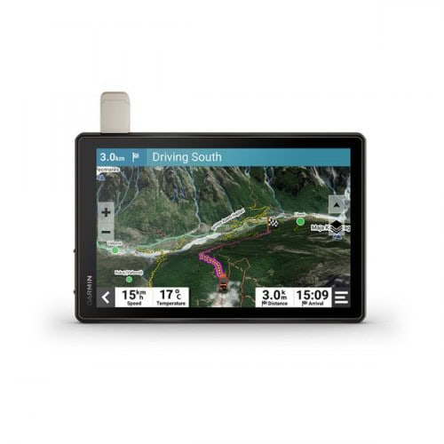 GPS навигационен уред с карта и маршрути за шофиране.