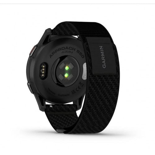 Garmin Approach S60 GPS часовник за спорт и навигация, подходящ за любители на голф и активен начин.