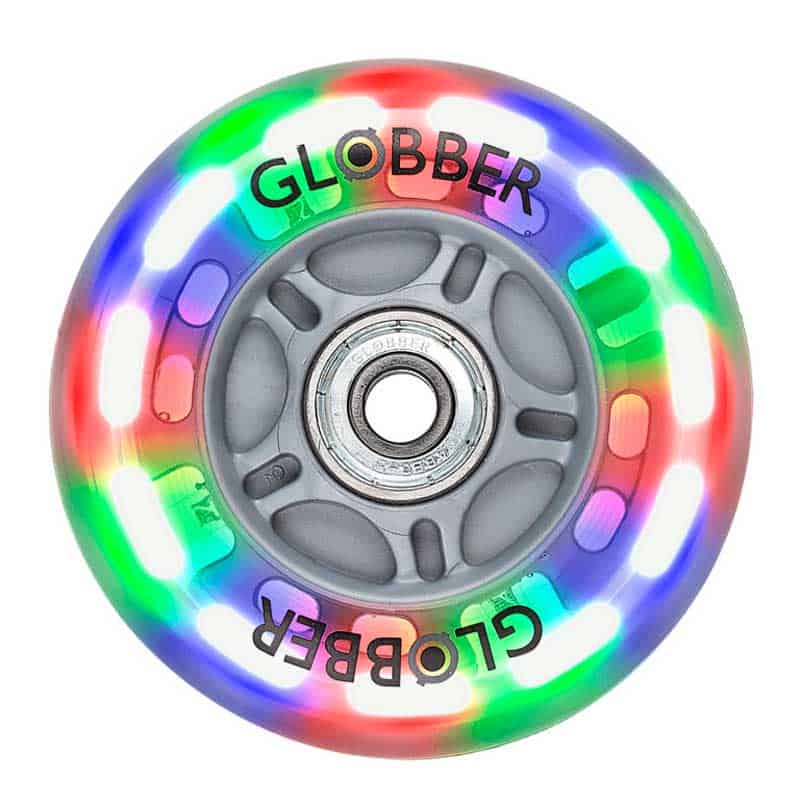 LED ролер с цветно осветление и надпис GLOBBER за ролери.