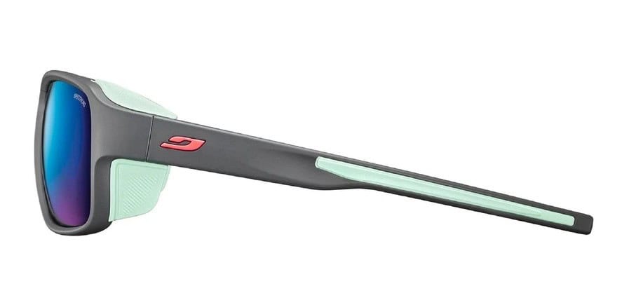 Спортни очила Varrio Sport с модерна рамка и UV защита.