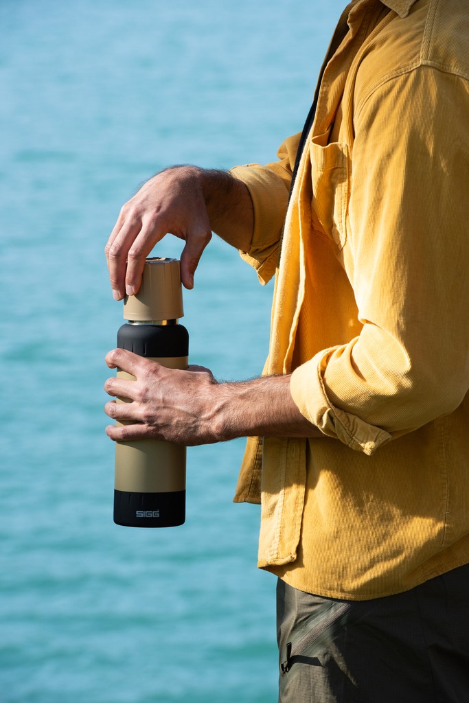 Термос SIGG Alpine Star Caramel Sand 1.0 L - Image 4