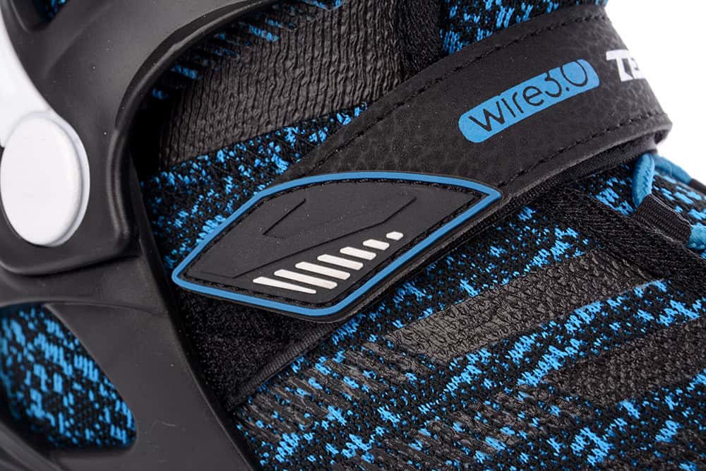 Спортни обувки Varrio Sport за карате с модерна подметка и комфорт.