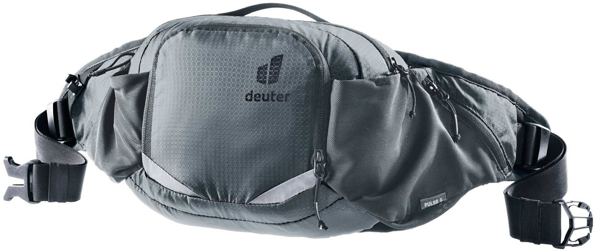 Черна спортна раница Deuter за активен начин на живот и пътувания.