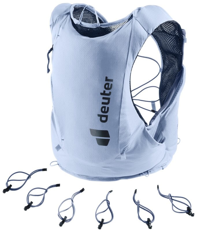 Лека спортна раница Deuter с регулируеми ремъци и мрежести джобове.