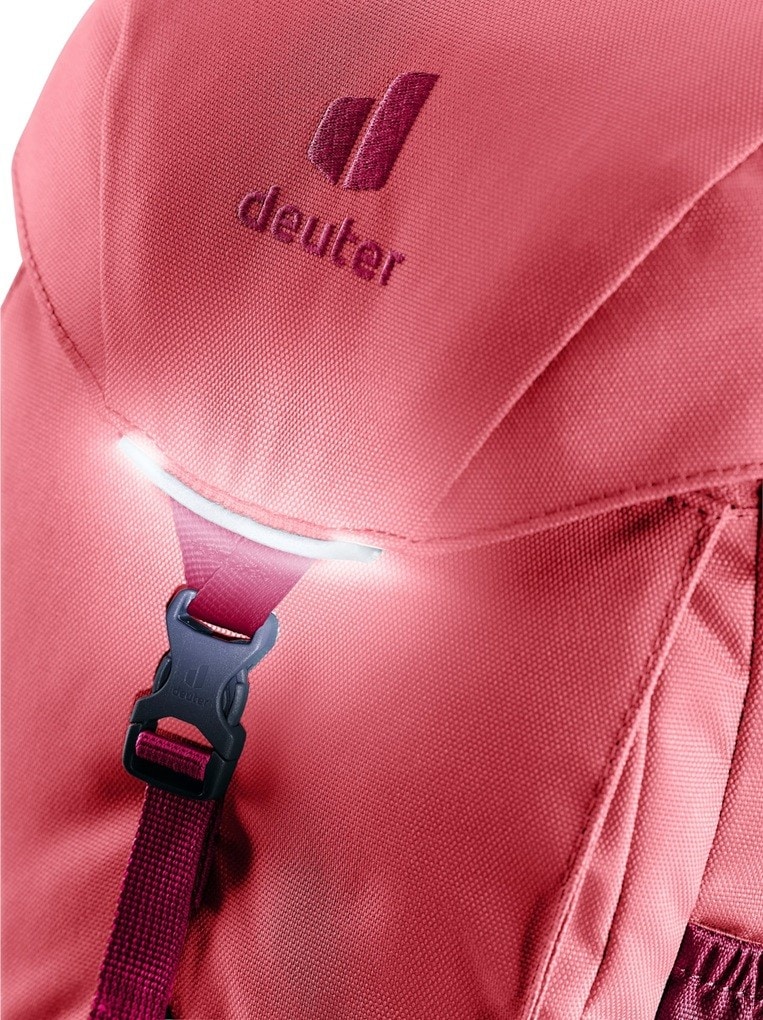 Deuter спортна раница в розов цвят с регулируема каишка.