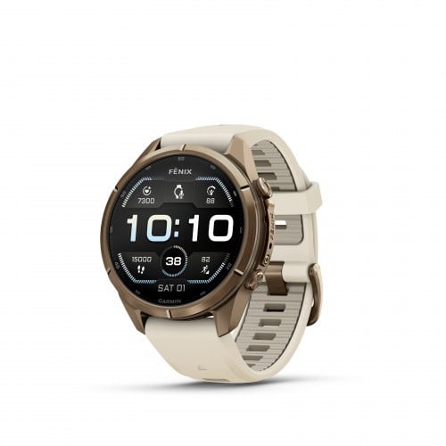Спортен смартчасовник Garmin Fenix с бял каишка и тъмна дисплей.