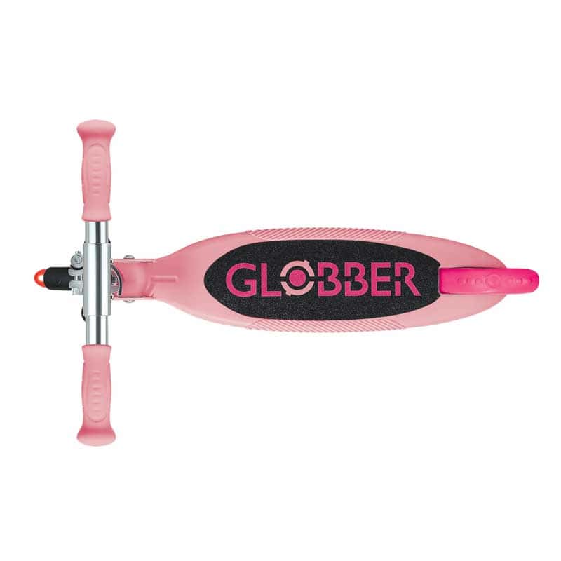 Pink GLOBBER тротинетка за деца с черен логотип.