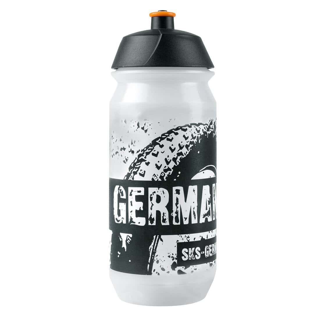 Прозрачна велосипедна бутилка SKS Germany с черен капак и логото.