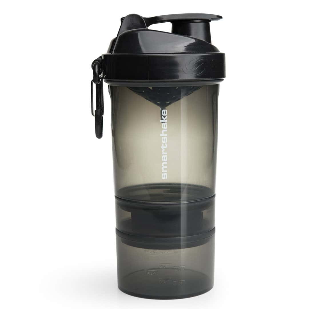 Черен и прозрачен шейкър SmartShake 600ml за спортни напитки.
