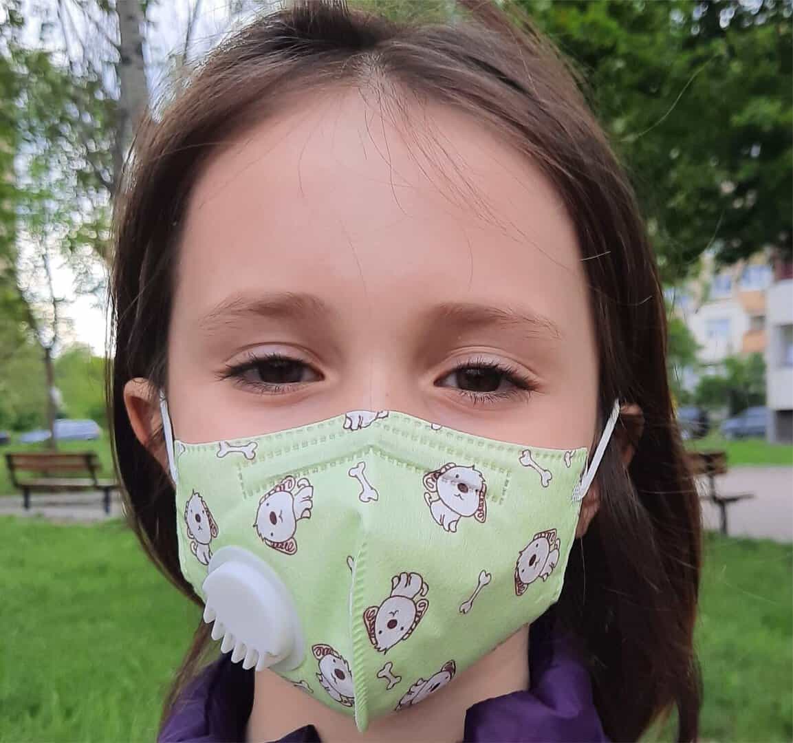 Детска маска за лице AirLief FFP2 с мил дизайн за деца.