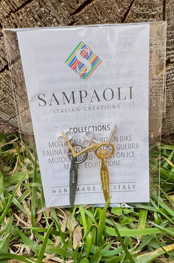 Обеците Sampaoli Italy за спортни любители, изработени от висококачествени материали.