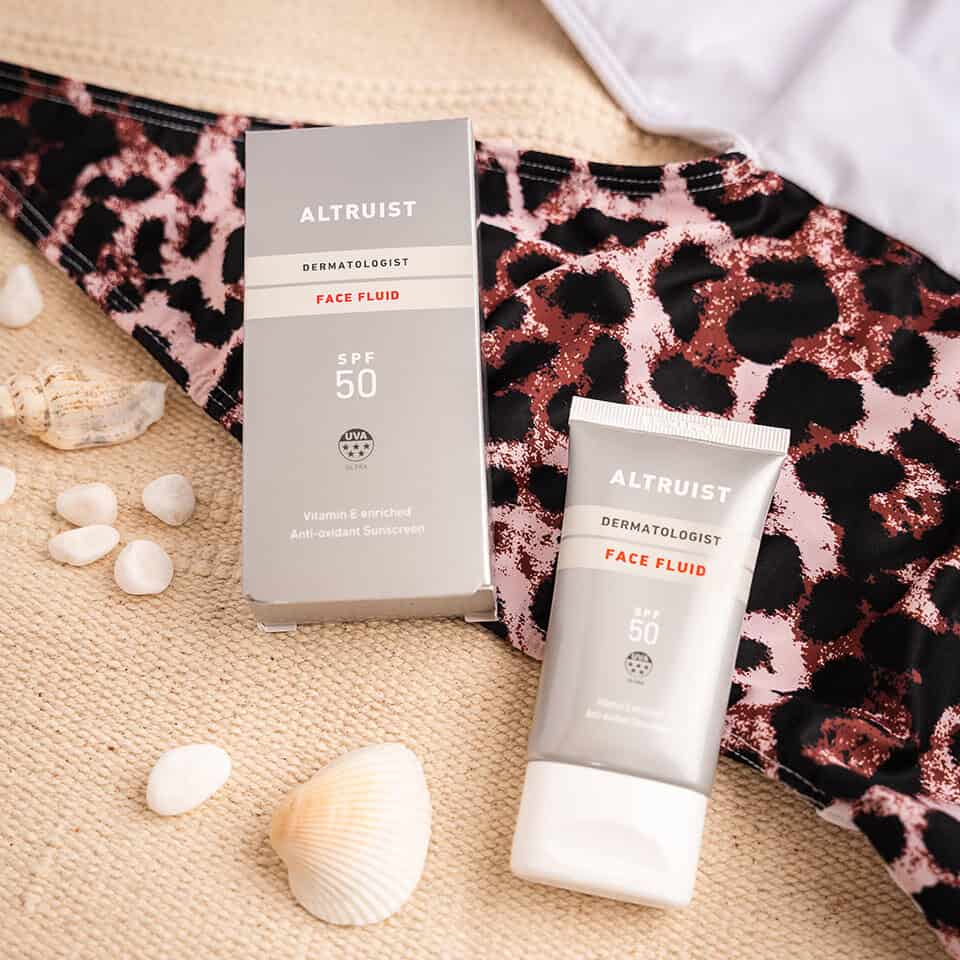 Varrio Sport слънцезащитен флуид SPF50 за лице, подходящ за кожа, защитаваща от слънцето.